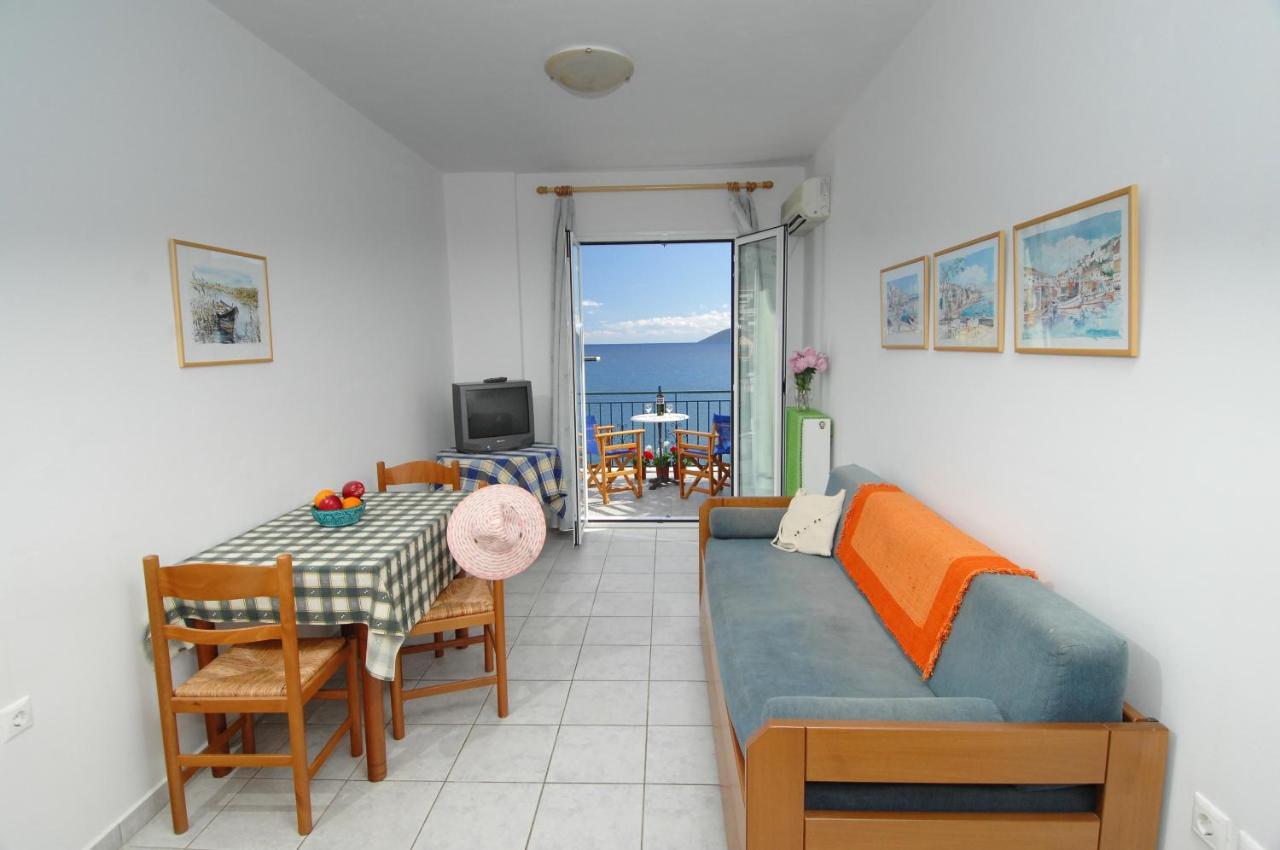 Alexis Studios And Apartments Agia Efimia Exterior foto